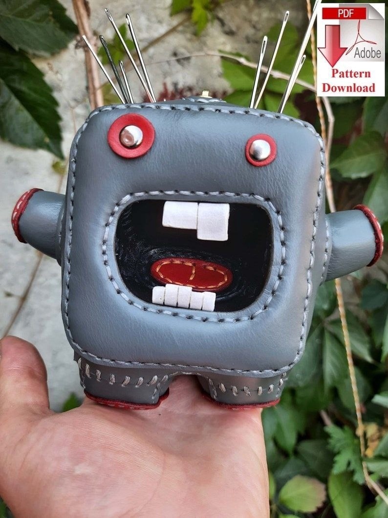 Выкройка небольшая кожаная игрушка Dolocut